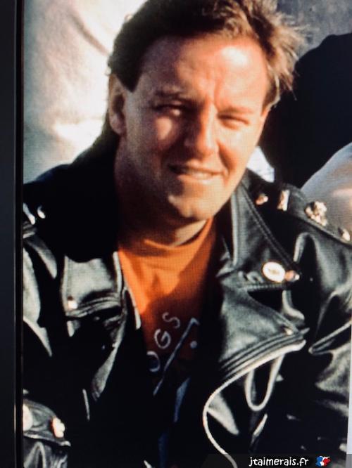 com99 - date a French, 100% free com99