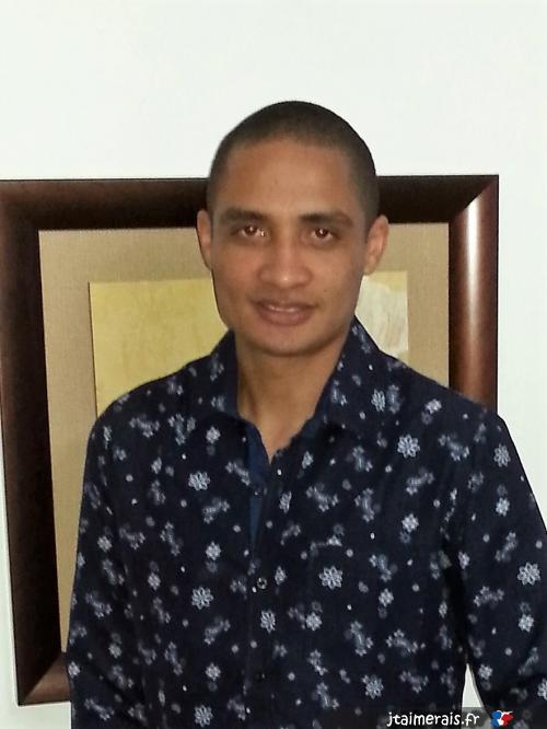 julien2410 - date a French, 100% free julien2410