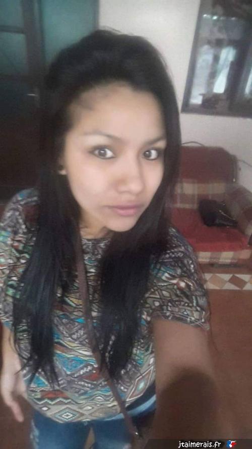 adriana001 - date a French, 100% free adriana001