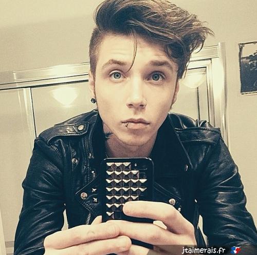 robi94 - date a French, 100% free robi94