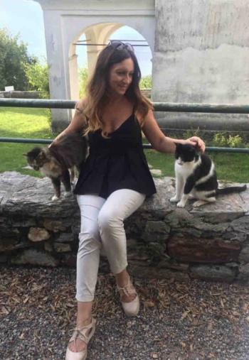 Monichella - date a French, 100% free Monichella