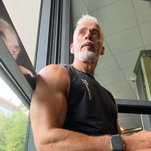 eric5555 - date a French, 100% free eric5555